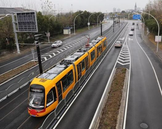 上海松江現(xiàn)代有軌電車2號線(倉華路站-中辰路站)正式運(yùn)營!.png